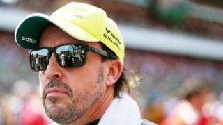 【F1】アロンソは喜びを抑えて小さくガッツポーズ　アストンマーティン・ホンダが「レース」に戻ってきた