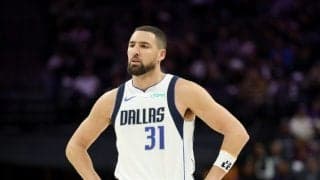 契約最終年を迎えたクレイ・トンプソン…36歳のベテランは来季もマブスでプレーするのか？