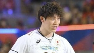 バレー男子　日本代表がまさか第１セットを落とすも逆転で４強進出　第２セットから３連続で奪い返す　寧波の会場は完全アウェー状態も驚異の１３連勝
