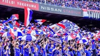 ｢バチクソかっこええ｣横浜FMの新チームバス、屋根まで“死角なし”の神デザインにファン熱狂｢素敵すぎる！｣｢トミカの発売も…｣
