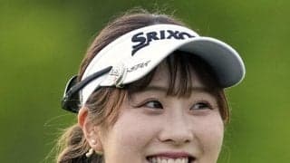 「どこのモデルかと」“ミヤコレ”都玲華、きれいな白い肩や二の腕映える黒ノースリーブ姿で笑顔
