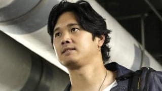 大谷翔平はブラックコーデ　背後のロブレスキーはさわやかスタイル　ド軍が球場入りの様子公開　ベッツはやっぱりオシャレ