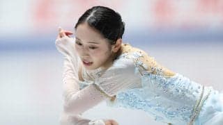 【フィギュア】三宅咲綺、坂本花織さんらとの５ショット披露　ピカチュウに挟まれ笑顔