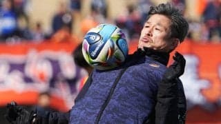 ｢男前過ぎる｣｢さすが紳士｣キングカズから澤穂希へ“100本の薔薇”サプライズ！｢2度もいただけるなんて…｣豪華レジェンド2ショットに大反響