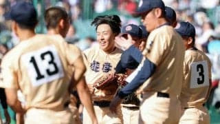 本塁へ好返球、甲子園沸かせた　遊学館・鳥本「めっちゃ気持ちよい」