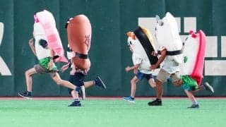 【巨人】プレー中にジャビット、マグロが乱入！？　思わぬ珍事に東京ドームが大爆笑