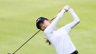 安田祐香と吉沢柚月が首位に並び、1打差3位に金田久美子、河本結は17位　国内女子ゴルフ第2日