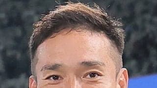 現役続行のＤＦ長友佑都、町田戦前に登場　目に涙浮かべサポーターに「今シーズンもともに戦わせていただきます。絶対に今シーズンこそ優勝しましょう！」