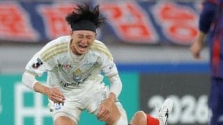 ＦＣ東京、開幕戦は悪夢の５失点大敗　サポーターは大ブーイング　前半にＤＦ橋本が痛恨の一発レッド　試合前に長友がコールリーダー務めるも実らず