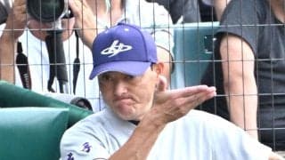 【甲子園】花巻東・佐々木監督　先発萬谷の試合中の試行錯誤明かす「何度もタオルで指を…」