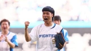 バッテリィズ・エースが衝撃１２４キロ始球式　球場どよめき　「アップしてたら１３０出てたかも」　寺家のミットにズトン　とにかく明るい安村はノーバンならず