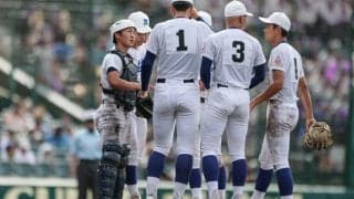 記録されない二つの「捕逸」　カバーできずに悔やむ新田・得居捕手