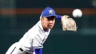 九回２死の緊迫場面でまさかの珍事　中京・竹内の遊ゴロが霞ケ浦の遊撃・加藤のユニホームの中に入り内野安打に・・・甲子園どよめき　実況も驚き「おっと！」