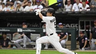 村上宗隆が４打数１安打で25試合連続出塁をマーク！チームも首位攻防戦制して２連勝