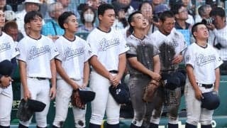 涙の敗戦後…甲子園お馴染みの光景のはずが「初めて見た」　女子マネに感動「集めてる」