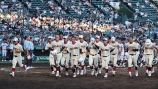 1年生集団・高岡商が初戦敗退、吉田監督は6失策の野手陣に｢まだまだやることある」【26年夏甲子園】