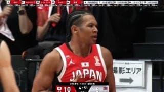 「危ねぇだろ！」日本代表ガードが激怒！支柱激突の激しいファウルに「酷すぎる」「アンスポじゃね？」【バスケ男子】