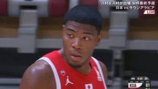 「ジョーダンやん」八村塁の“ありえないショット”にネット衝撃！「それ入るんかい」「マジかよ？」ほぼゼロ角度の驚愕フェイダウェイ【バスケW杯予選】