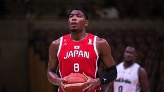 「別格やな」「体幹が強すぎ」八村塁の“ゲームみたいな動き”に騒然！サウジを完全翻弄に「これがNBAのレベル」【バスケW杯予選】