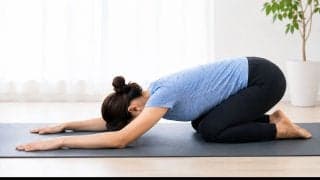 胸椎ストレッチを毎日30秒続けるとどうなる？背中を柔らかくする効果とやり方