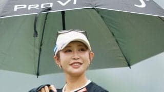 金田久美子が前半終えて６アンダーで単独首位、都玲華は３打差で追う　国内女子第１日