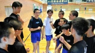 山間で走った、拾った　菟田野中男子バレー部が全国優勝したわけ