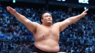朝乃山が一山本との「32歳親友対決」制す　左ひざ前十字靱帯断裂の24年名古屋場所以来再戦