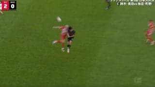 「吹っ飛ばされた！？」町野修斗、空中で激しい“危険接触”→ピッチに叩きつけられる「危なっ！」「大丈夫かよ」ファンから心配の声