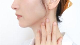 胸鎖乳突筋ストレッチ｜首の横を毎日30秒伸ばす。1ヶ月続けると首こりはどう変わる？