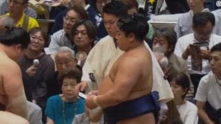 「え、映ってるやん」大相撲、客席にまさかの人物「どこや？w」「本物！」思わぬ展開にファン興奮 意外な親交も明らかに