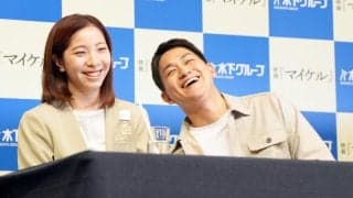 【フィギュア】ささやき女将？りくりゅう木原が耳打ち…“夫婦漫才”のような光景に報道陣笑い
