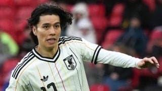 ｢これまでで最高の写真｣26戦無敗継続の田中碧、現地サポ熱狂の“芸術ショット”に反響！｢エランド・ロードの指揮者！｣｢アオ、愛されていて最高｣