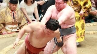 金峰山の師匠・木瀬親方にカザフスタンから勲章が贈られた
