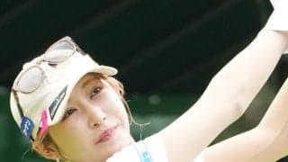 金田久美子、ショートパンツ姿で「過去一お気に入り」ド派手バッグ「クミちゃんもめちゃかわいい」