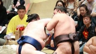 綱とり霧島は連敗回避…豪ノ山にピンチもとったりで撃破「昨日は昨日」切り替えて５勝目