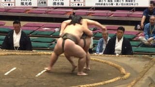 「え、この体勢から？」絶体絶命の展開に館内ざわめき「MMAかよ」「バックで粘るw」驚きの結末