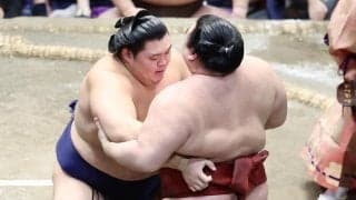 横綱大の里が完勝で１敗守り単独首位に