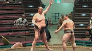 「進撃の巨人みたい」「感覚バグる」大相撲で衝撃の“身長差”対決 ファン困惑