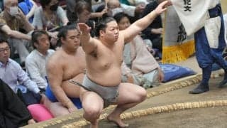 亡き母の思いとともに土俵へ　兄弟幕内の朝翠龍「兄を超えていく」