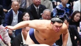 横綱大の里が引き技で勝ち越し一番乗り　舞の海氏「経験のある相手だと危なかった」と苦言