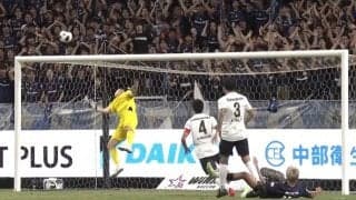 「もう人間離れしてる」元日本代表GK“神の右手”が話題「マジで一点物」至近距離からのダイレクトボレーを衝撃のワンハンドセーブ