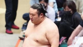白地に茶色“チョコまみれ”化粧まわし「ぬぅーーーん」デザインの提案者は誰？時不動は反響に喜び