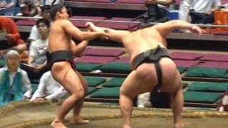 「なんだその勝ち方」元レスリング王者の力士、土俵際でマジック発動 「おぉぉ！」館内どよめき
