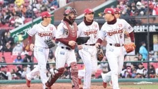 楽天が新ユニ発表「このデザインしかない！」　OBが太鼓判…ネイビー＆鮮やか花柄