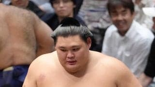横綱大の里が２敗目…連勝８でストップ、過去10勝１敗得意の霧島に２連敗