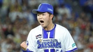 【DeNA】エンカーナシオンが謝罪　右飛の落球で石田裕太郎に　ベンチ前で背中をポンポン