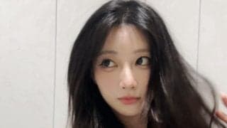 「奇跡の美少女」の薄着姿にファン悶絶　大人気チアが長髪なびかせ「世界一美しい」