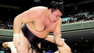 首位の横綱・大の里が痛恨２敗目　過去１０勝１敗に霧島に屈し連勝８で止まる　八角理事長「優勝は１回するのも大変」