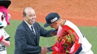 オリックス・平野佳寿の引退セレモニー　恩師・岡田彰布氏の登場に客席どよめく