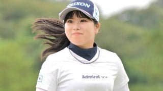 【女子ゴルフ】尾関彩美悠と福山恵梨が首位で後半へ　桑木志帆が１差３位接近中
